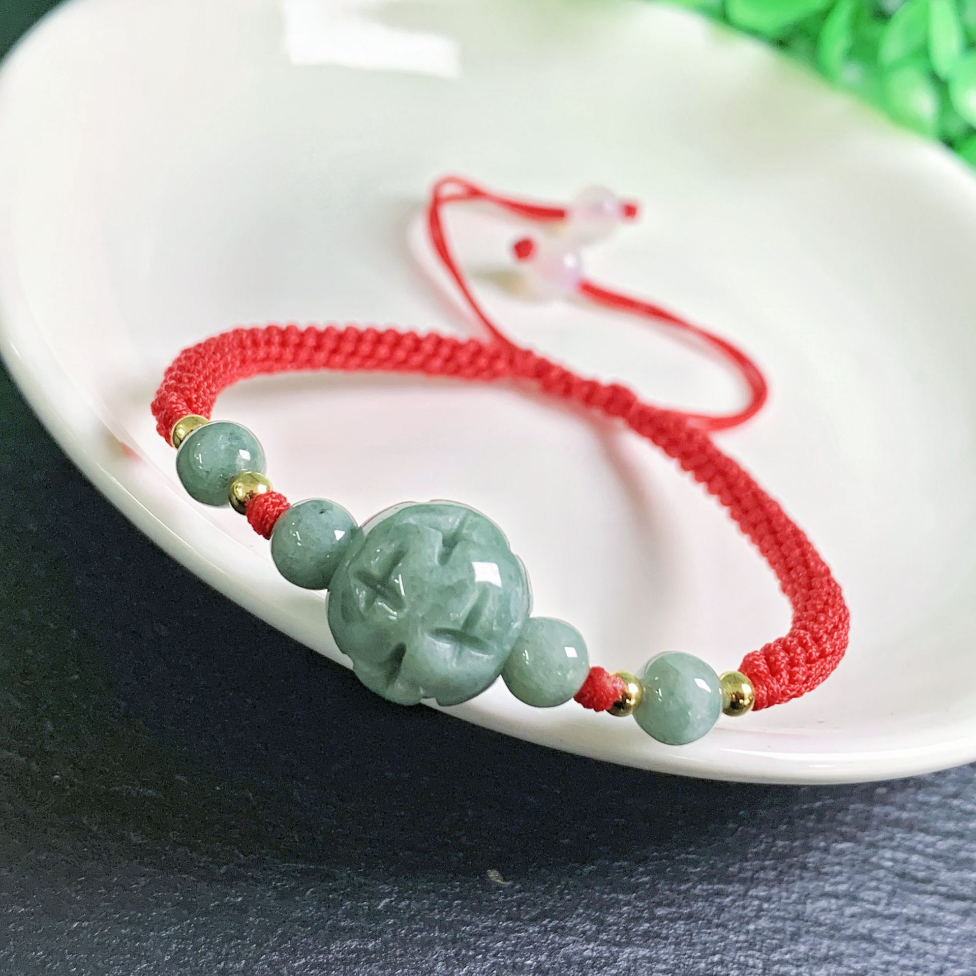 A Myanmar Jadeite Carve Bead B - Beading recension och pris